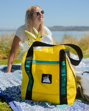 Load image into Gallery viewer, Split Tote Bag - Camo